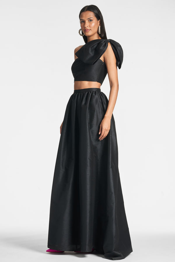 Taffeta Blouse with Ball Skirt | Ball skirt, Evening skirts, Evening dresses